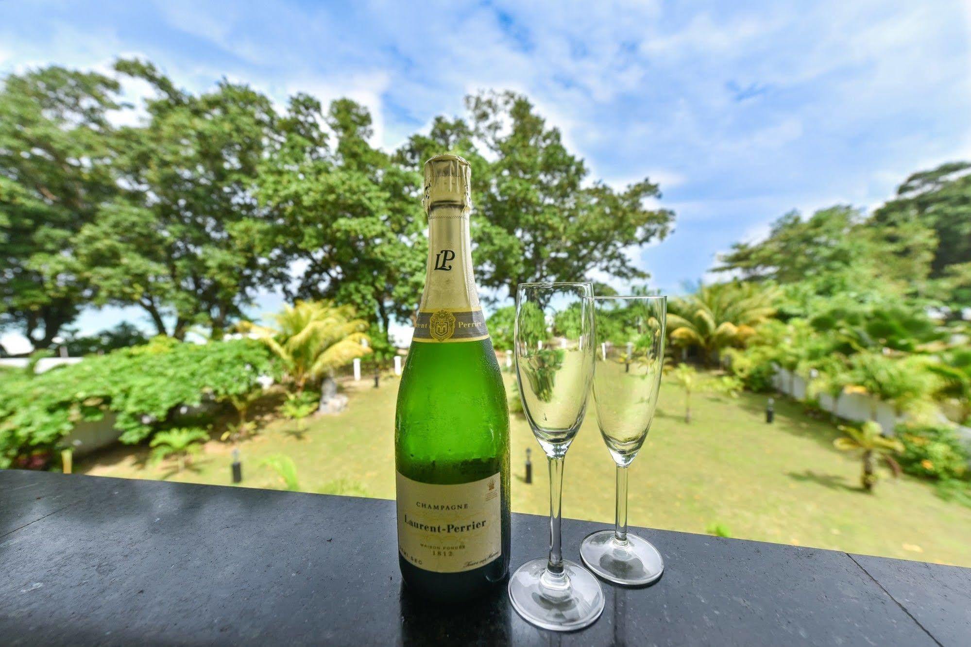 Chateau Elysium Beau Vallon  Exteriör bild