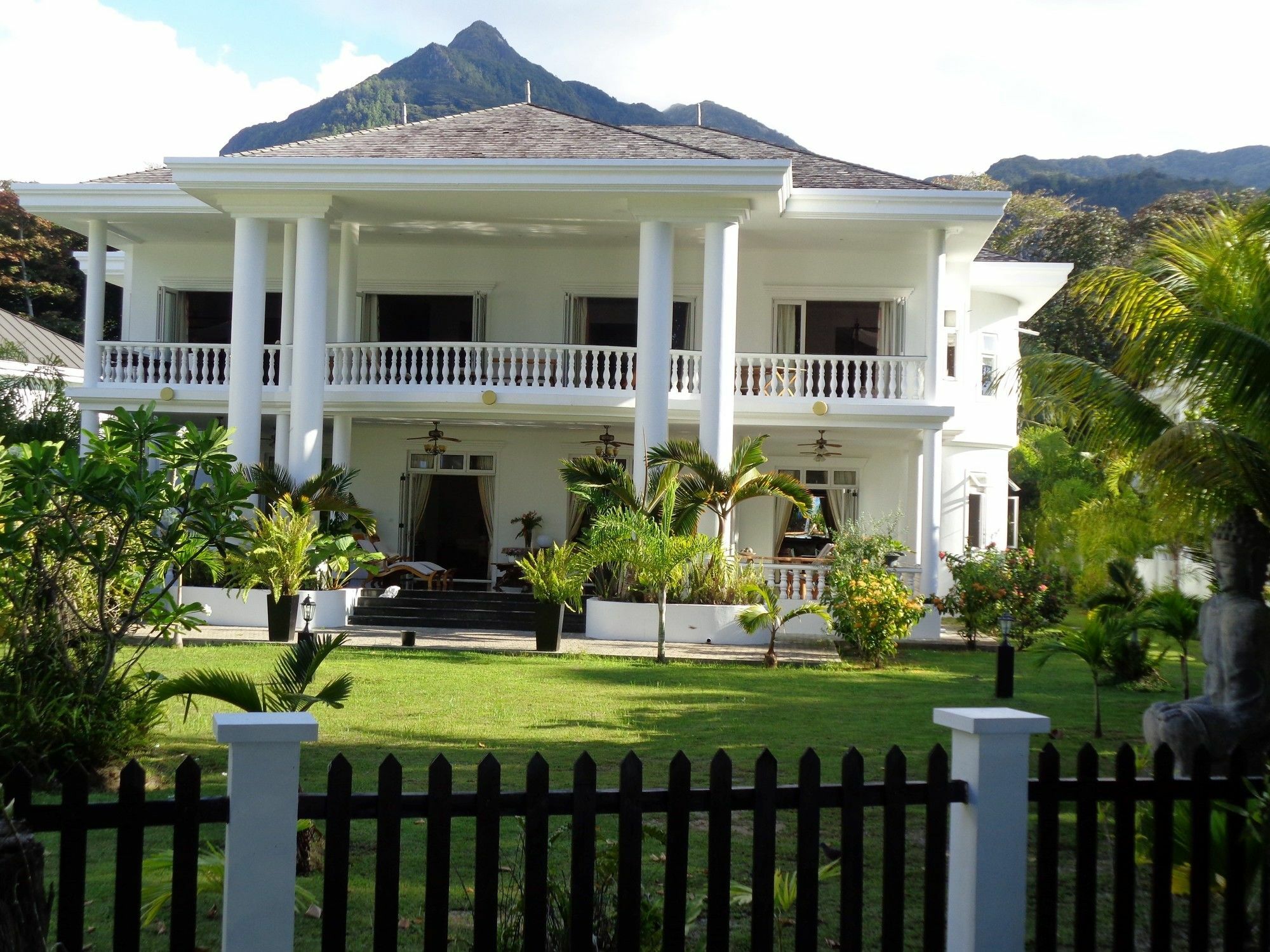 Chateau Elysium Beau Vallon  Exteriör bild